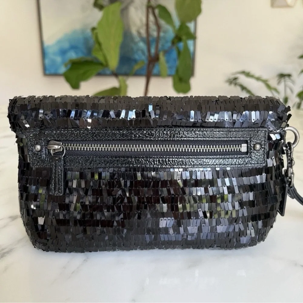 Limited EDT. Coach Black Party Sequin Clutch. Full size - Picture 2 of 8